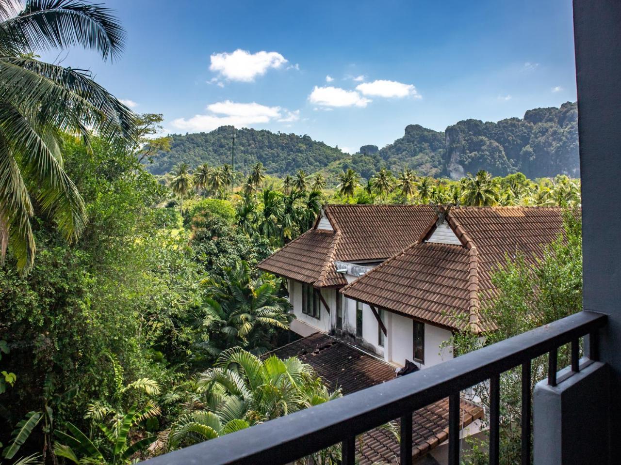 The Moon Night Ao Nang Hotel Krabi town Buitenkant foto
